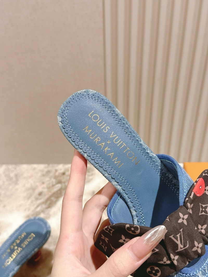 l0vis Vvtt0n slippers